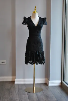 BLACK LACE DRESS WITH SHORT SLEEVES