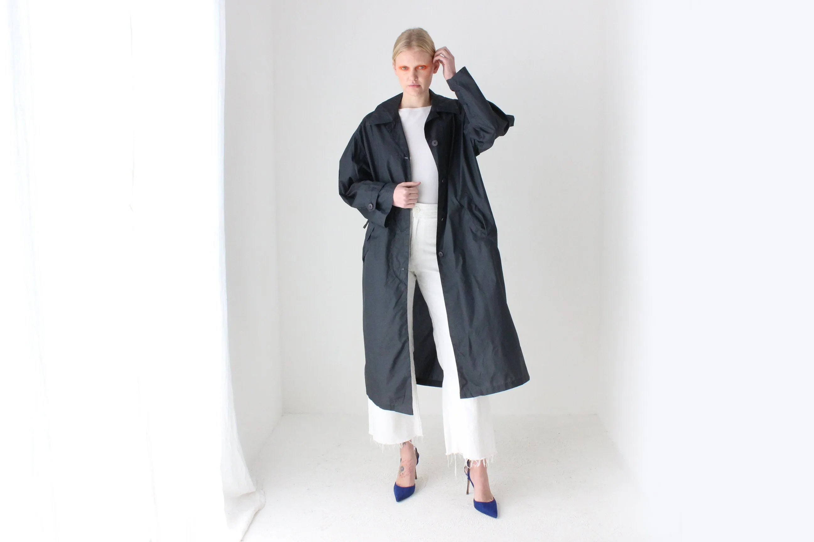 Minimal 80s Water Resistant Nylon Raincoat Trench